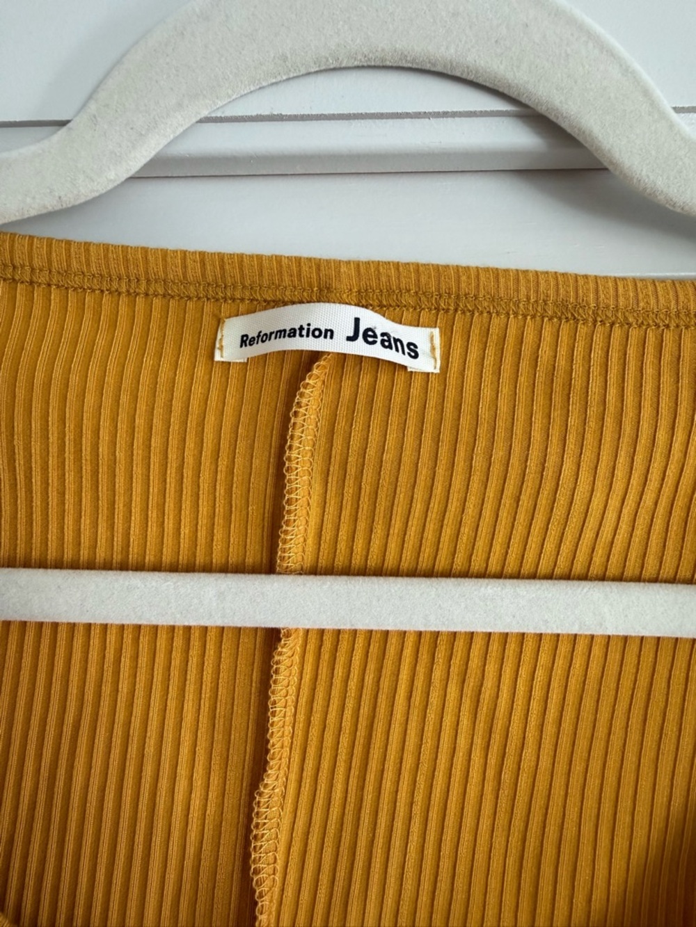 Reformation Ribbed Scoop Neck Tee in Mustard - S - Picture 2 of 3